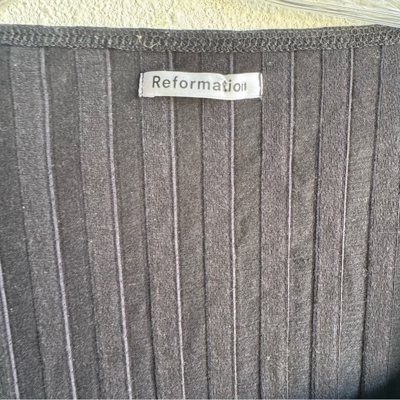 Reformation Delaney knit ribbed top with V-wire - Picture 3 of 6